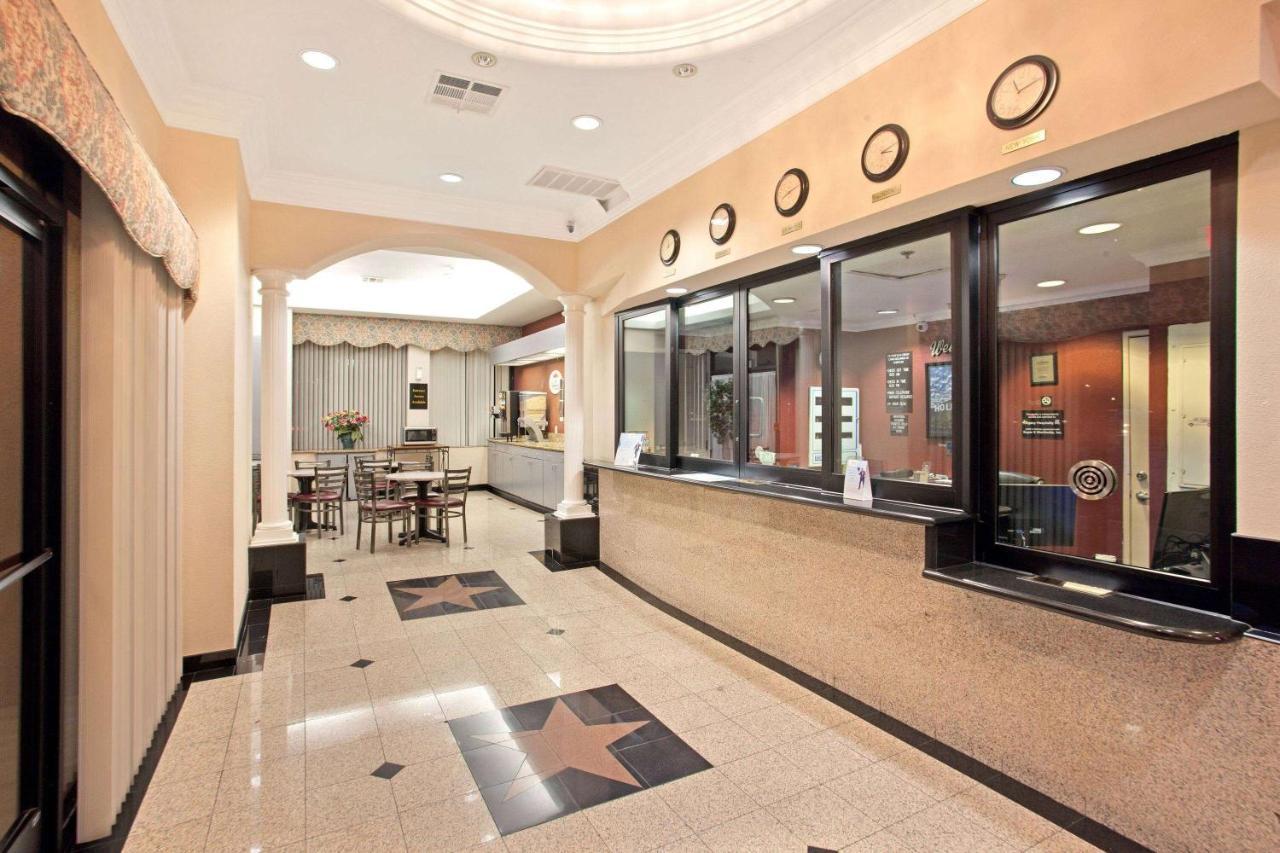 Super 8 By Wyndham Hollywood/La Area Motell Los Angeles Exteriör bild