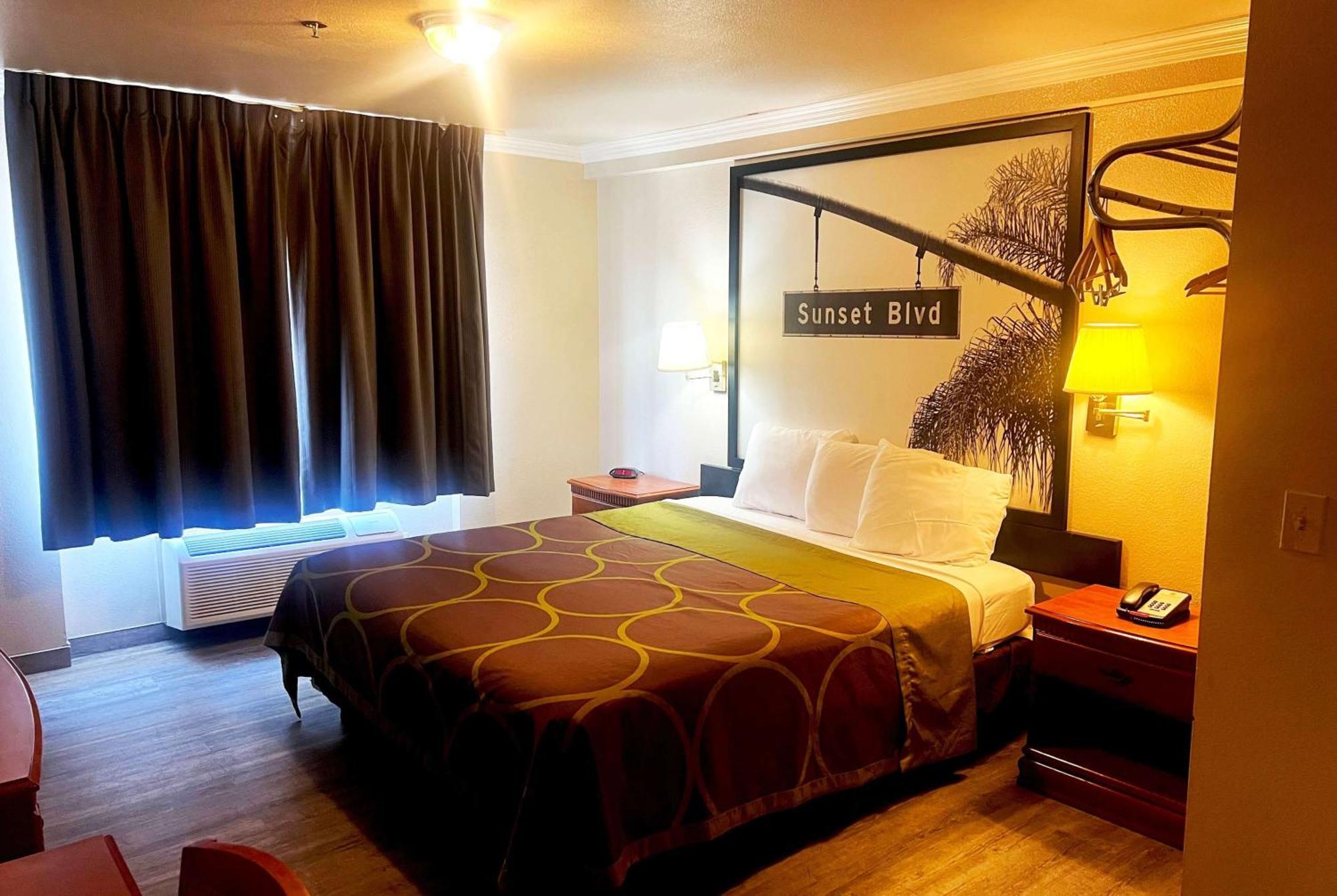 Super 8 By Wyndham Hollywood/La Area Motell Los Angeles Exteriör bild